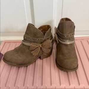 Jellypop Brown Kids Boots with Bow